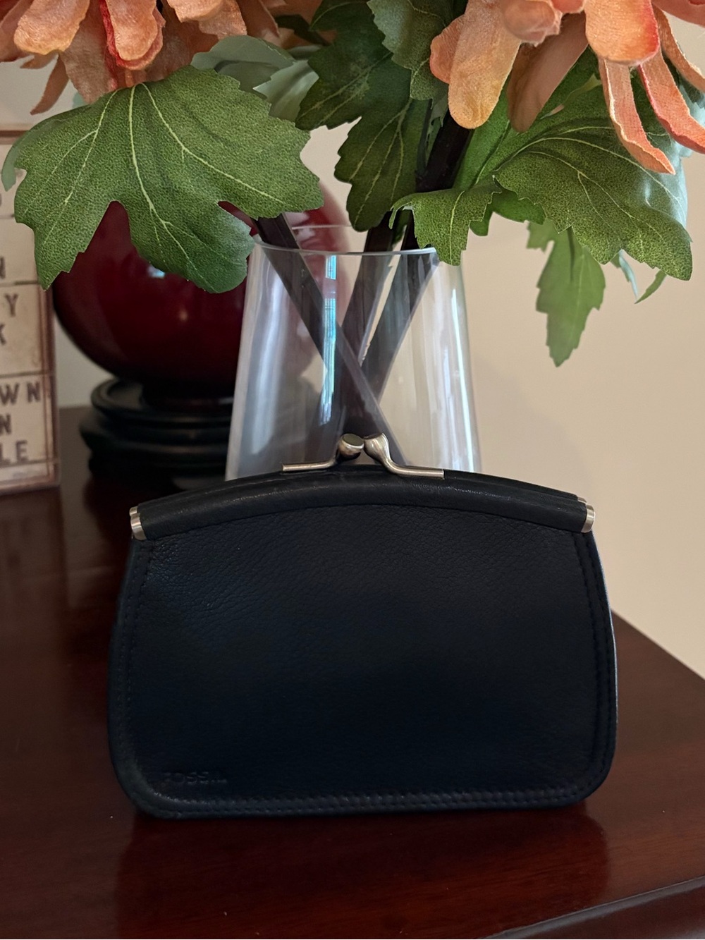 Fossil vintage kisslock leather coin/card holder